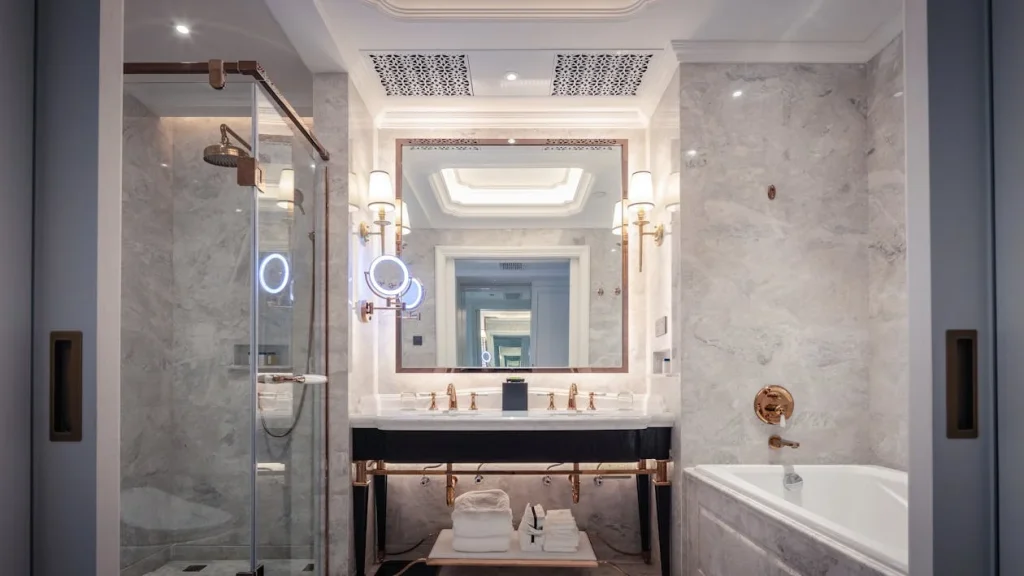 Photo by Hongyue Stone-Jon Lee from Pexels: https://www.pexels.com/photo/bathroom-interior-16113326/